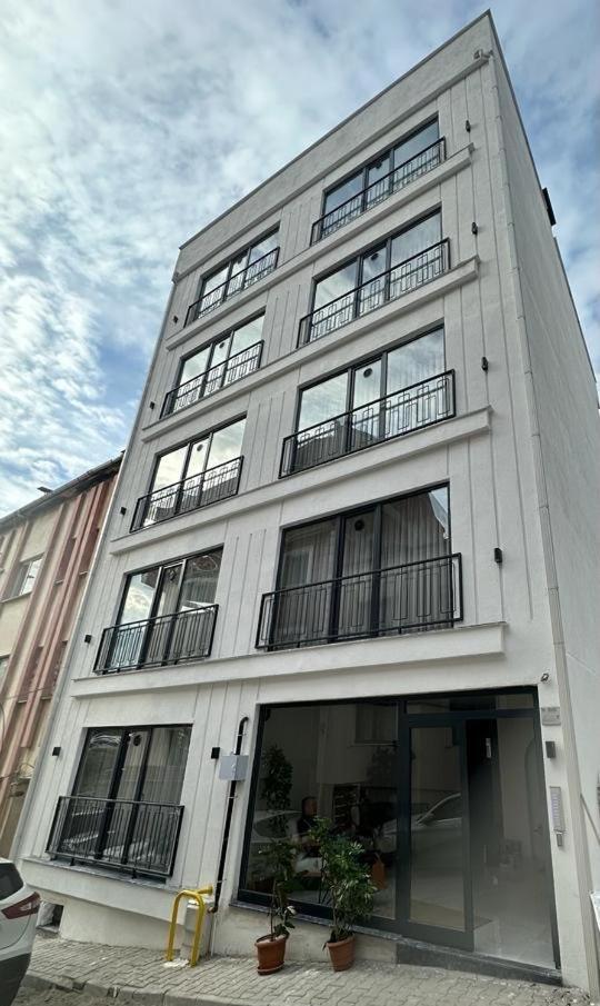 Vista Living Apartments Pelitli  外观 照片